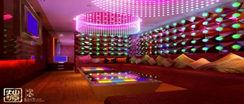 擺脫中年危機KTV裝修應(yīng)該有特色才能立于不敗之地