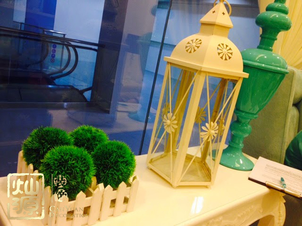 40平美容店接待區(qū)簡單而實(shí)用的裝飾物