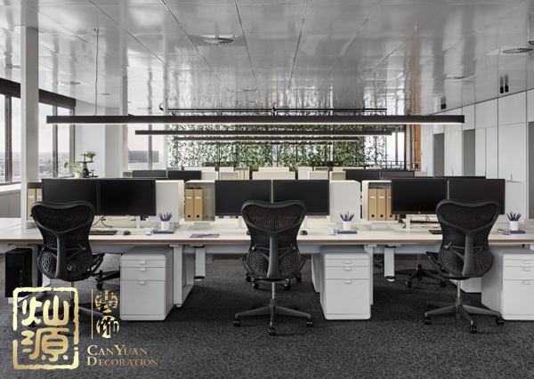 法國農(nóng)場母雞熱死 下一個可能就是辦公室里的你了