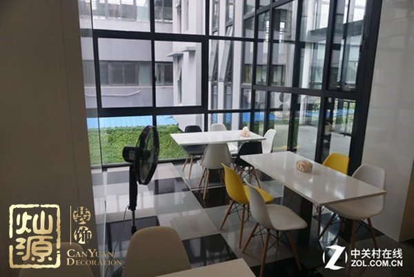 電競(jìng)?cè)瞬判?00萬(wàn) 電競(jìng)高薪職業(yè)培訓(xùn)基地裝修堪比5星級(jí)豪華酒店