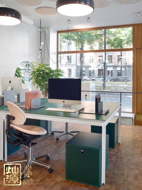 小面積辦公室怎么布置？瑞典設(shè)計(jì)師教你打造高利用率的垂直空間