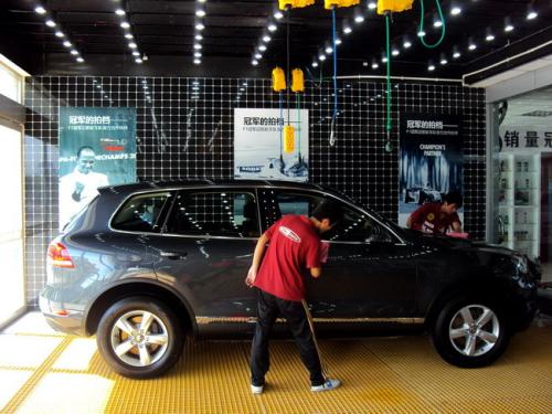 南寧洗車店裝修公司，這樣的設(shè)計小店面也有5星級感