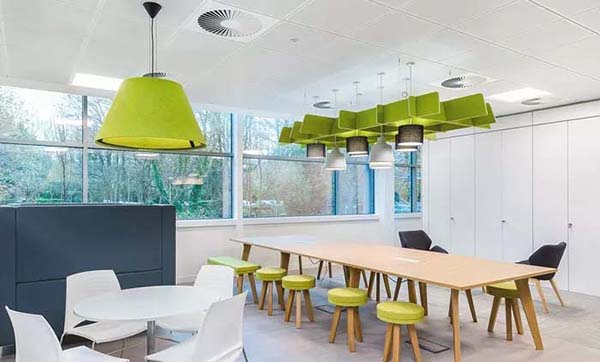 極簡辦公室裝修設(shè)計新年這樣裝，每天美出新花樣