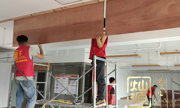 南寧辦公室裝修哪家好？高品質(zhì)選擇【燦源裝飾】