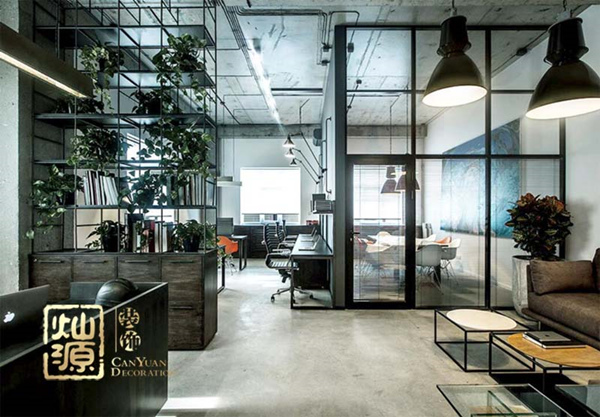 陳總說(shuō)要考慮成本，盡快完工。我推薦“工業(yè)風(fēng)辦公室設(shè)計(jì)裝修”